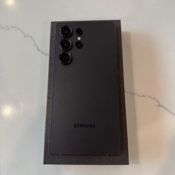 Samsung Galaxy Smartphone - Charcoal Gray - Picture 1 of 3